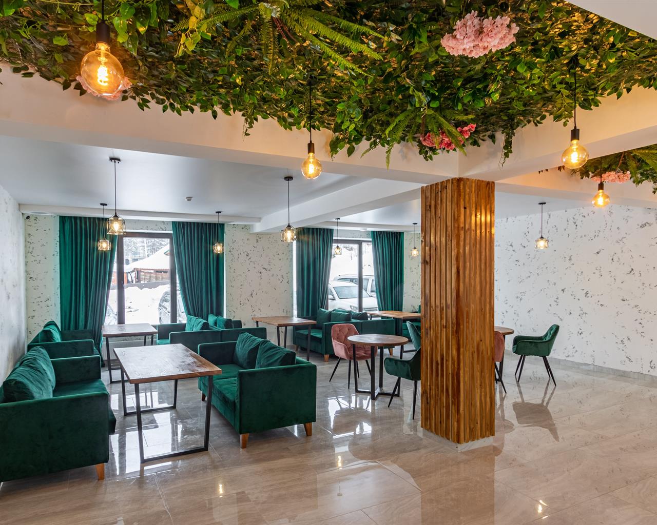 IMPERIAL HOTEL - це унікальний дизайн і якісний сервіс в самому серці Буковелю