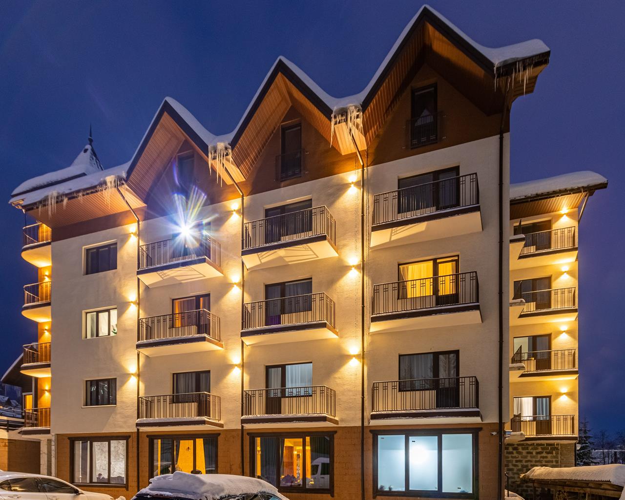 IMPERIAL HOTEL - це унікальний дизайн і якісний сервіс в самому серці Буковелю