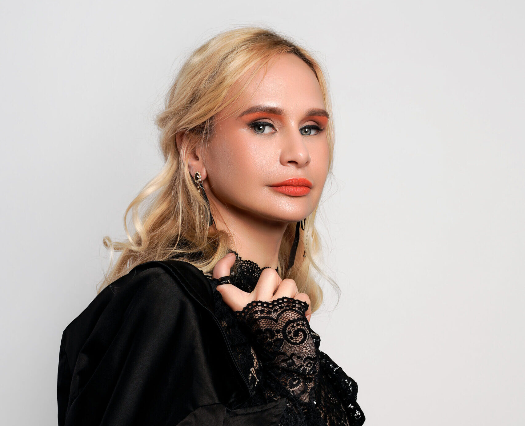 Supermodel Alina Fanta about the idea of emotional transformation, the secrets of popularity and the high challenges of the modeling business first-hand…