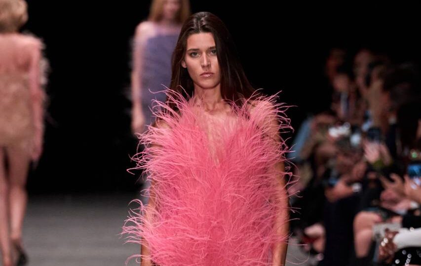 Stella McCartney представила перше у світі веганське пір’я